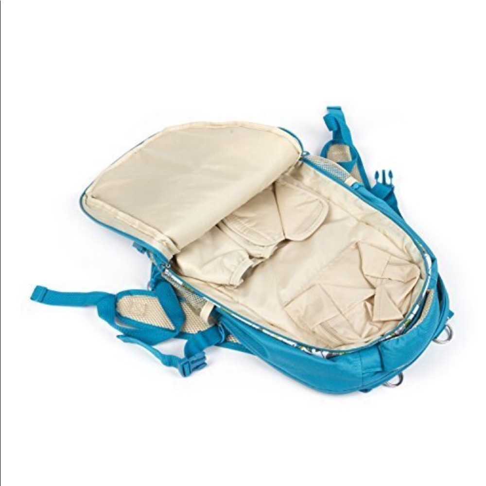 *Only 1 left* Floral backpack style diaper bag 👶 - Picture 7 of 7
